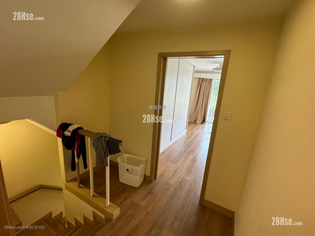 Village Sell 3 Bedrooms , 2 Bathrooms 1,400 ft²