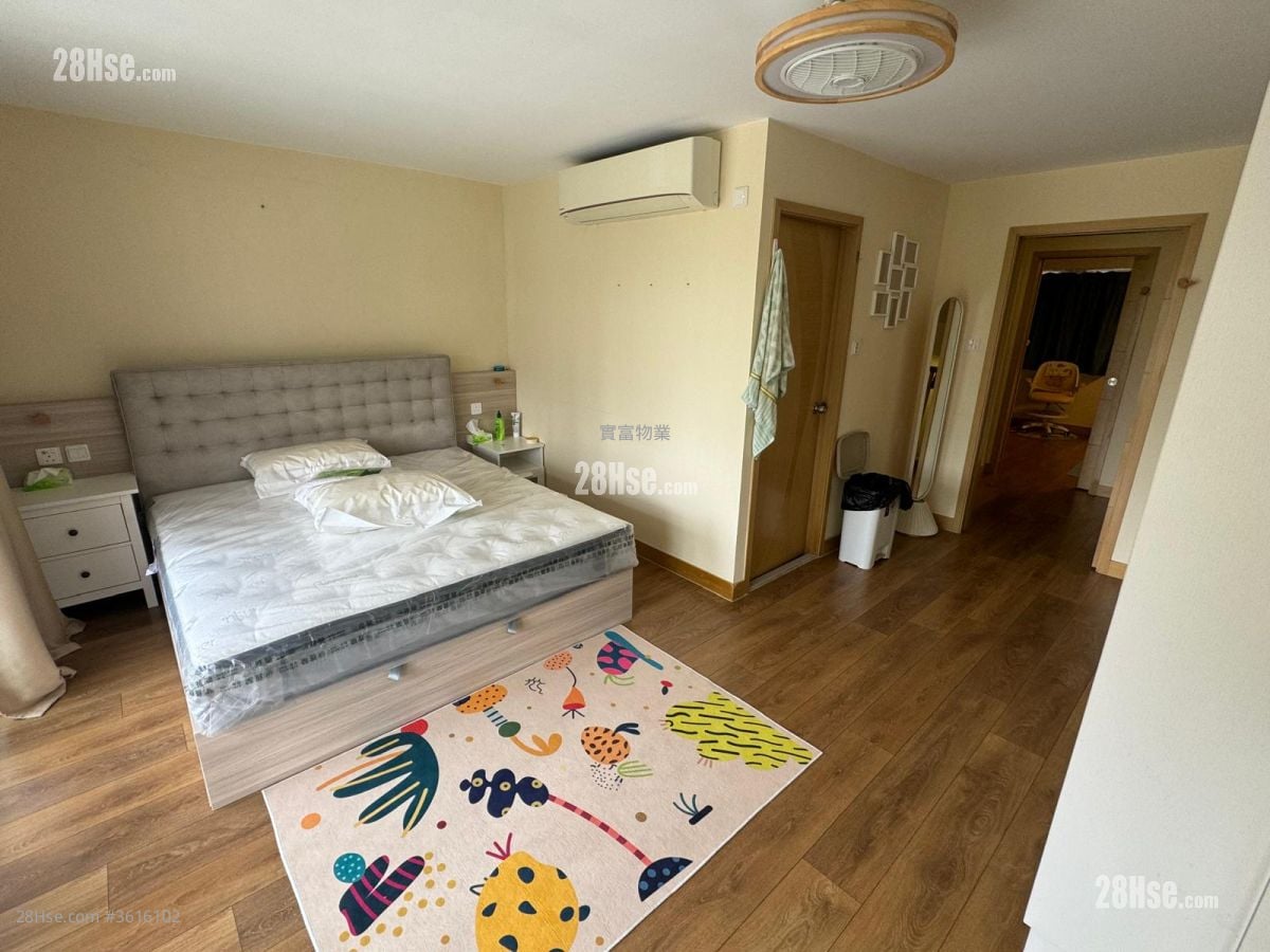 Village Sell 3 Bedrooms , 2 Bathrooms 1,400 ft²