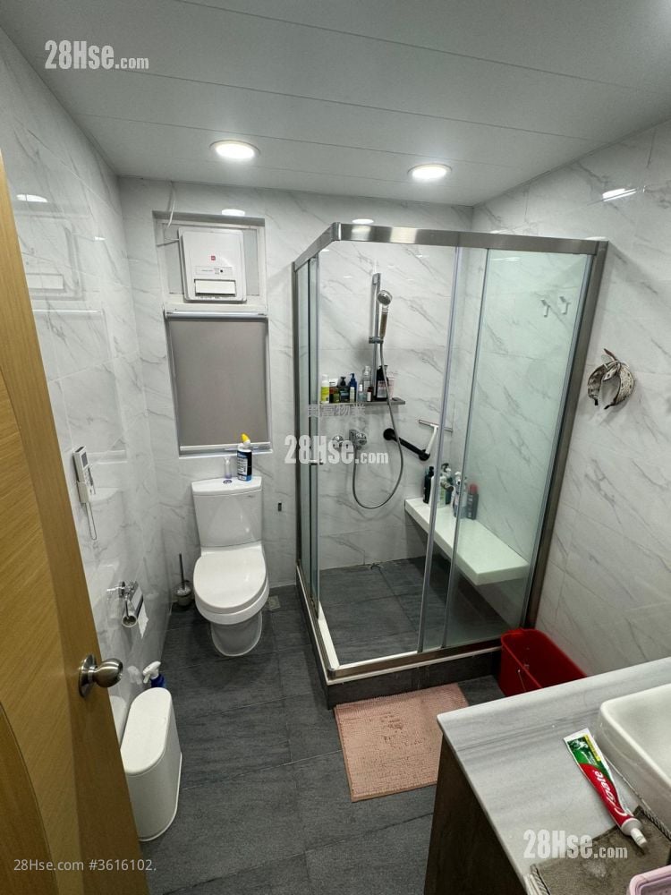 Village Sell 3 Bedrooms , 2 Bathrooms 1,400 ft²