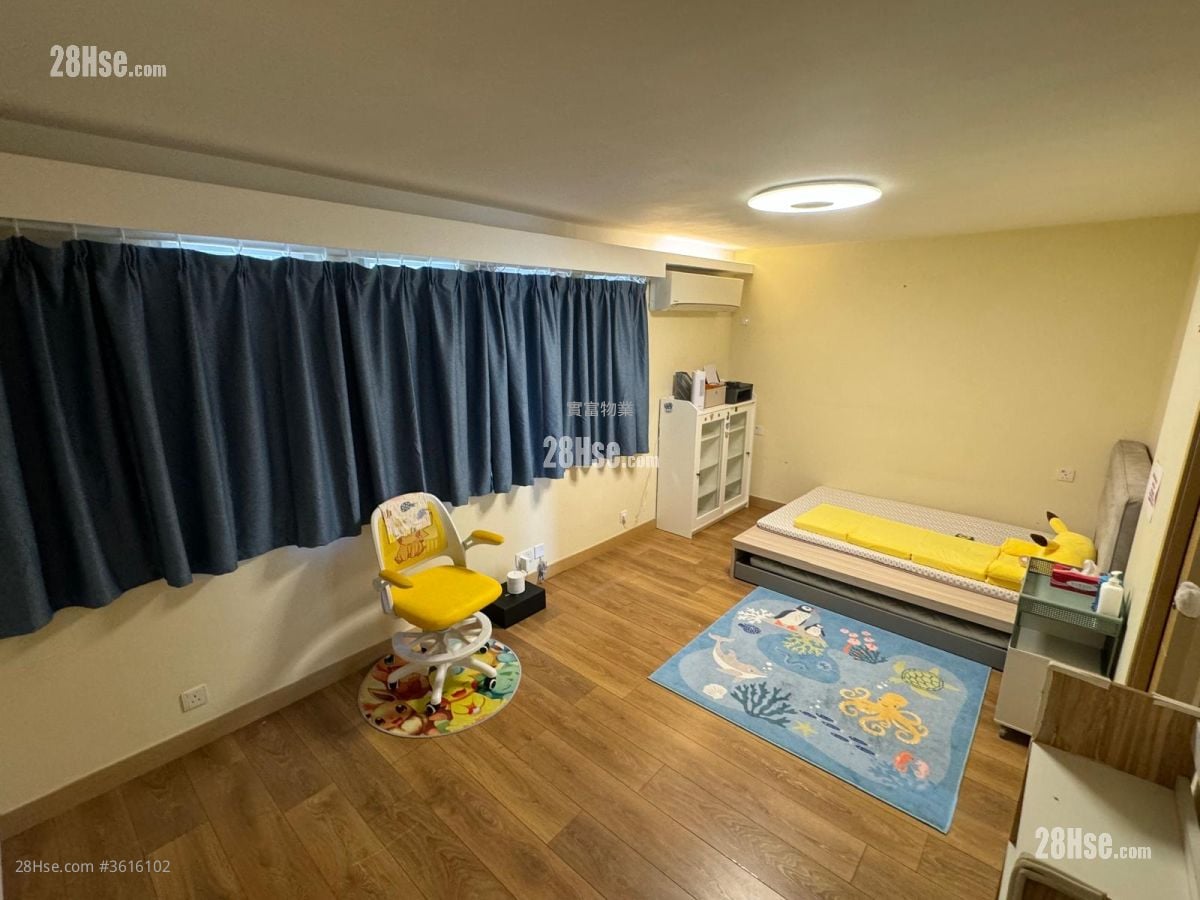 Village Sell 3 Bedrooms , 2 Bathrooms 1,400 ft²