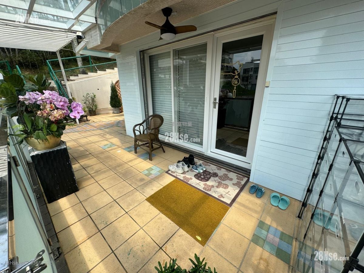 Village Sell 3 Bedrooms , 2 Bathrooms 1,400 ft²