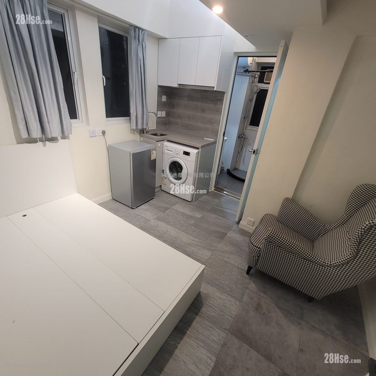 良士大廈 租盤 200 平方呎