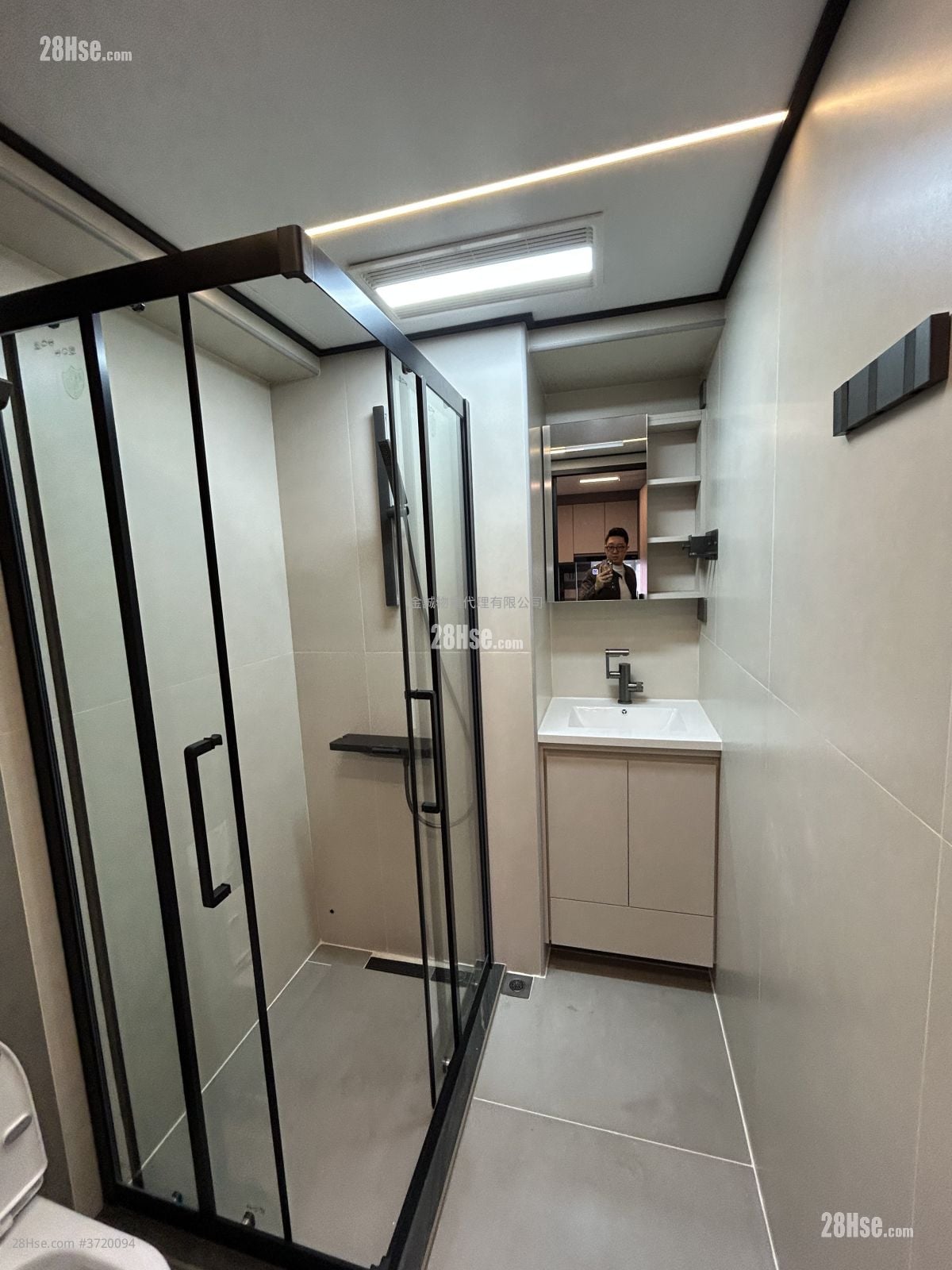 恒隆大厦 租盘 开放式间隔 , 1 浴室 160 平方尺