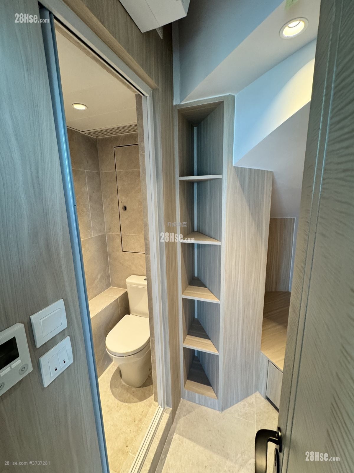 工人房: 御峯 租盘 4 房 , 3 浴室 2,390 平方尺