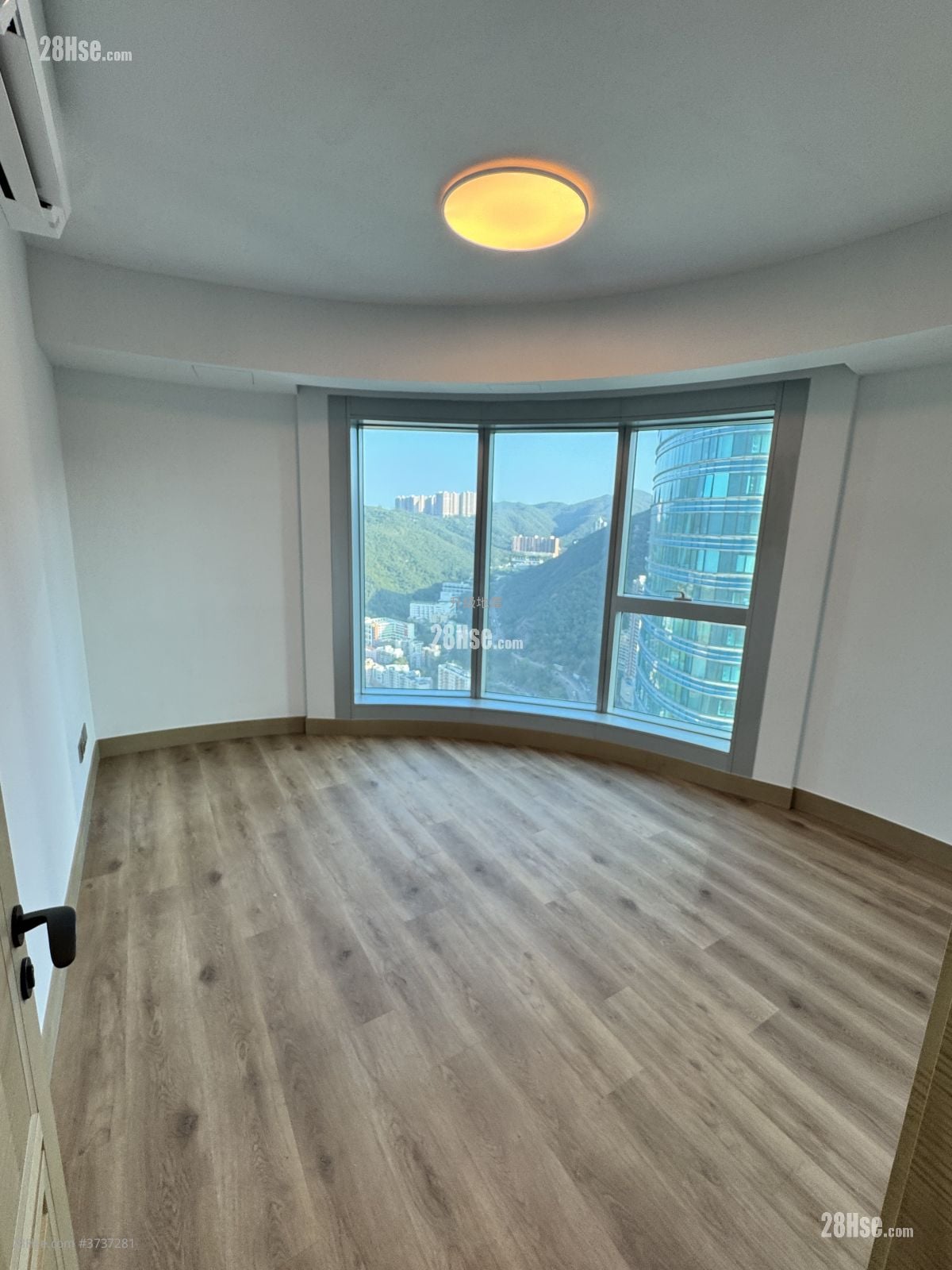 睡房 2: 御峯 租盘 4 房 , 3 浴室 2,390 平方尺