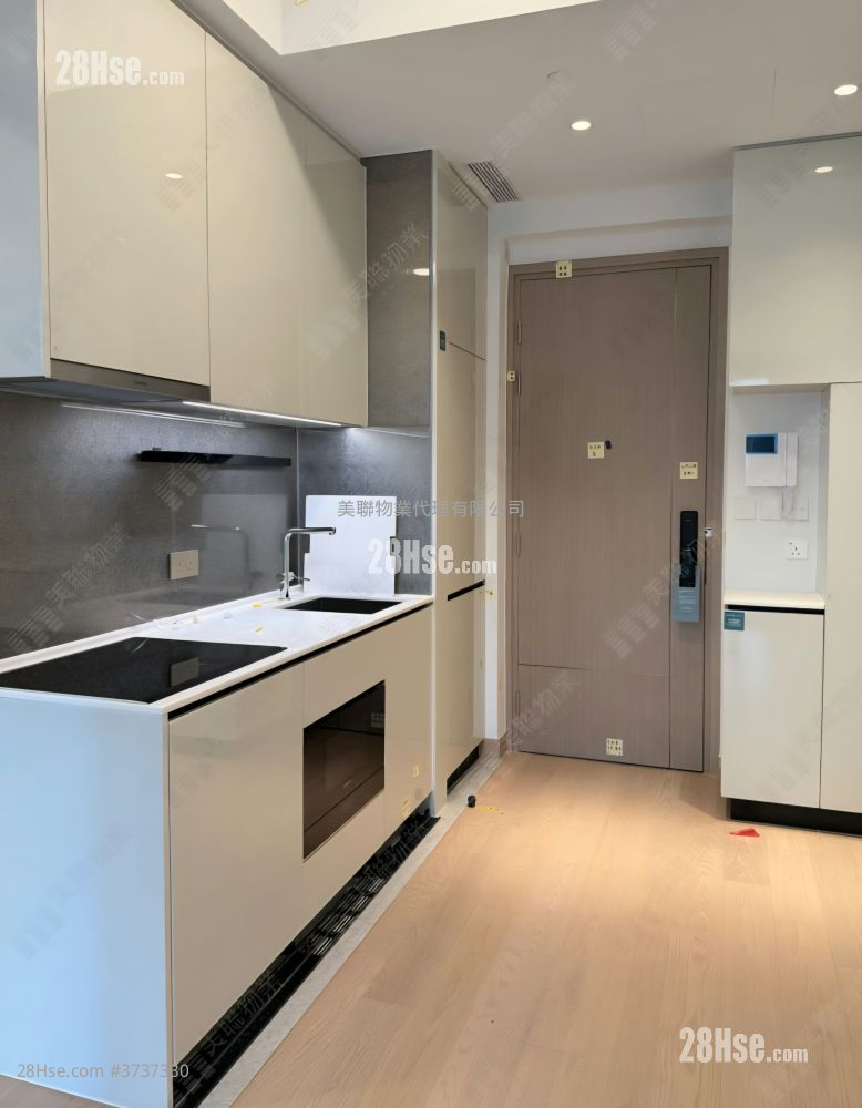 Seasons Place 售盤 1 房 , 1 浴室 323 平方呎