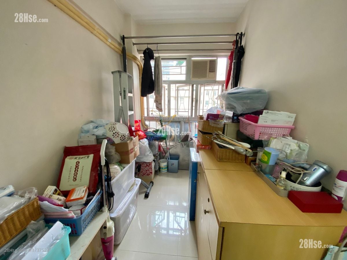 Tsimshatsui Mansion Sell 3 Bedrooms , 2 Bathrooms 742 ft²