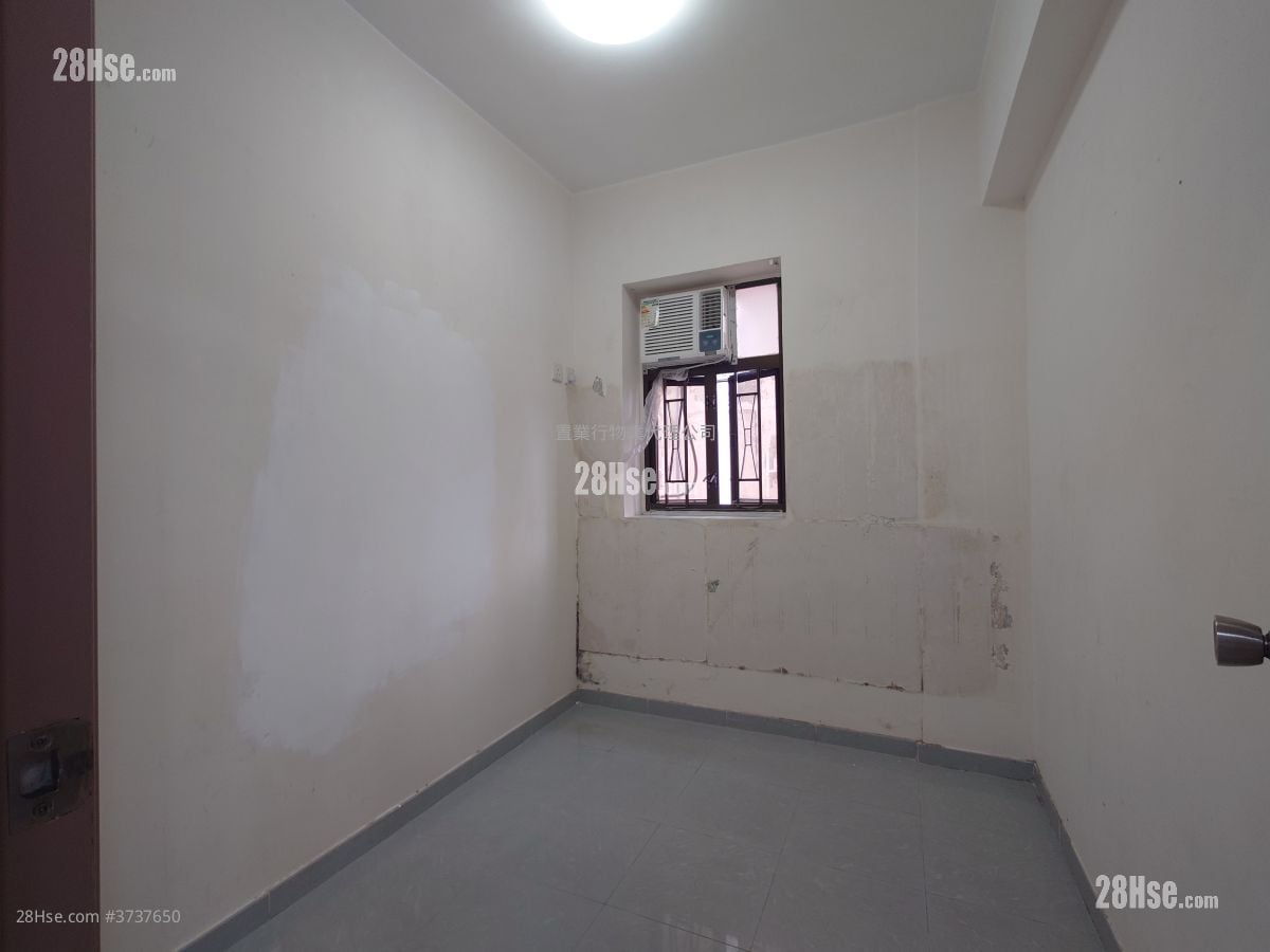 Apartment Rental 2 Bedrooms , 1 Bathroom 350 ft²