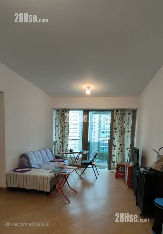 Macpherson Place Sell 2 Bedrooms , 1 Bathroom 555 ft²