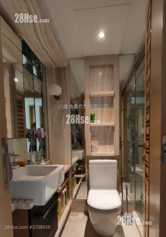 Macpherson Place Sell 2 Bedrooms , 1 Bathroom 555 ft²