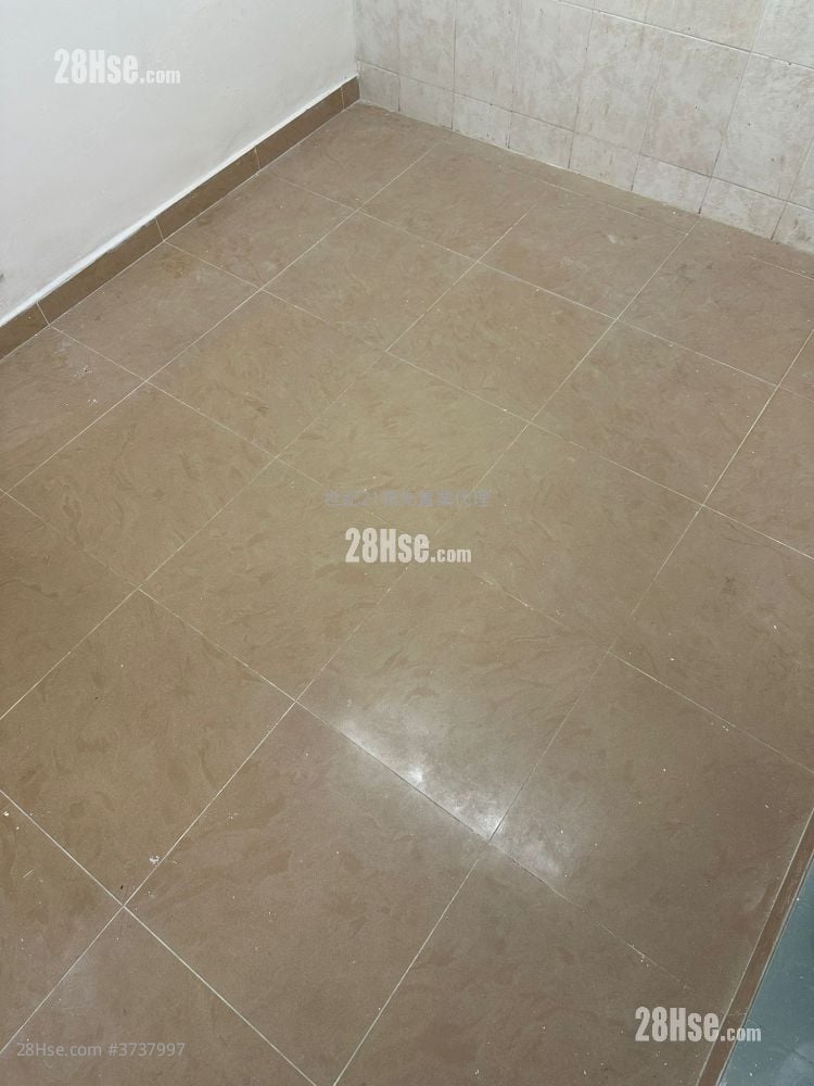 Yen Wo Building Sell 3 Bedrooms , 3 Bathrooms 398 ft²