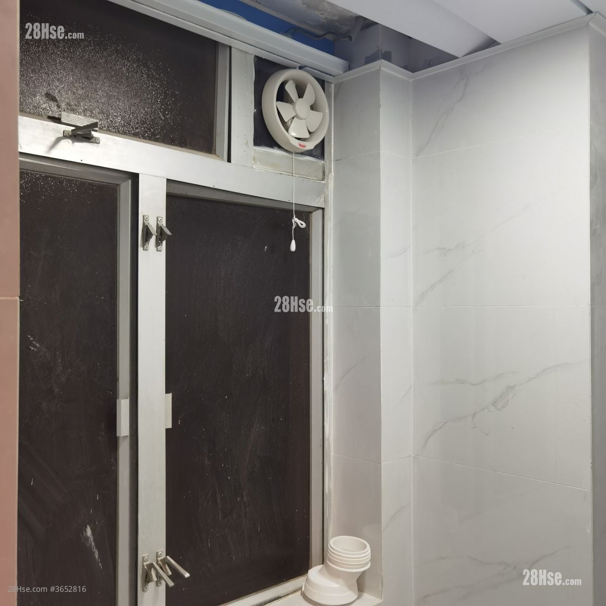 Po Hing Mansion Rental 1 Bathroom 110 ft²