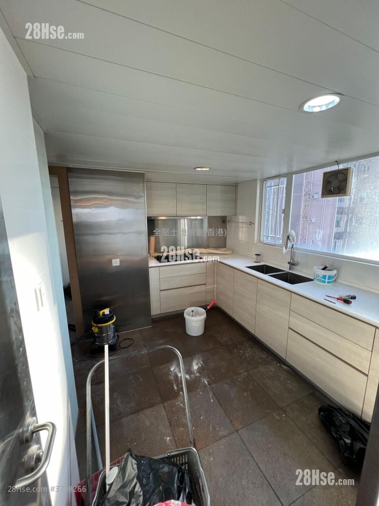 摩天大厦 售盘 4 房 , 2 浴室 1,806 平方尺