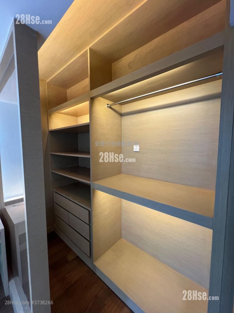 摩天大厦 售盘 4 房 , 2 浴室 1,806 平方尺