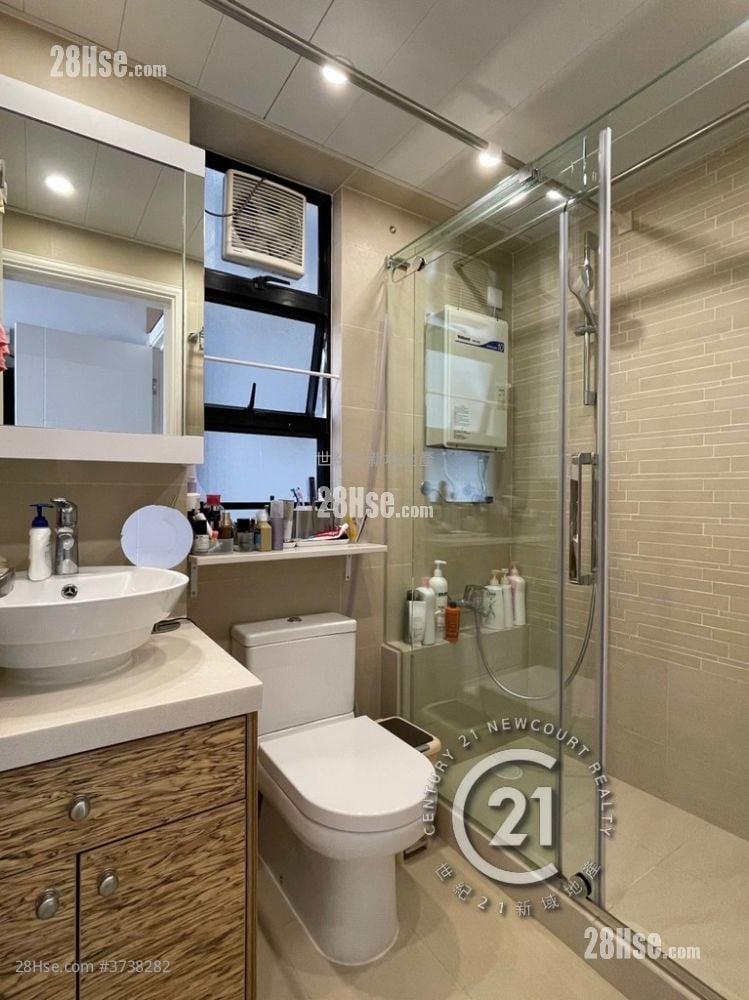 Discovery Bay Sell 3 Bedrooms , 2 Bathrooms 743 ft²