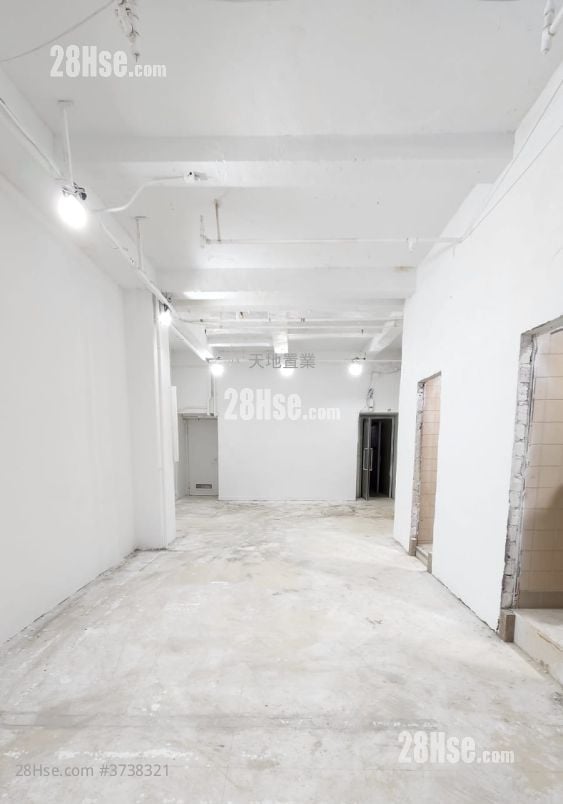 Deltec Court Sell 693 ft²