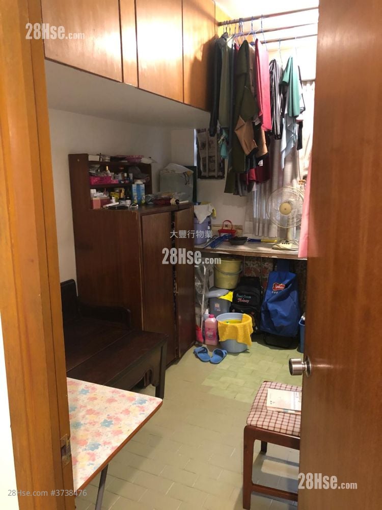 翠华大厦 售盘 3 房 , 2 浴室 1,561 平方尺