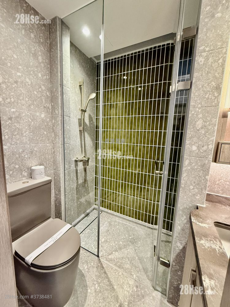 浴室: 柏蔚森 租盤 2 房 , 1 浴室 383 平方呎