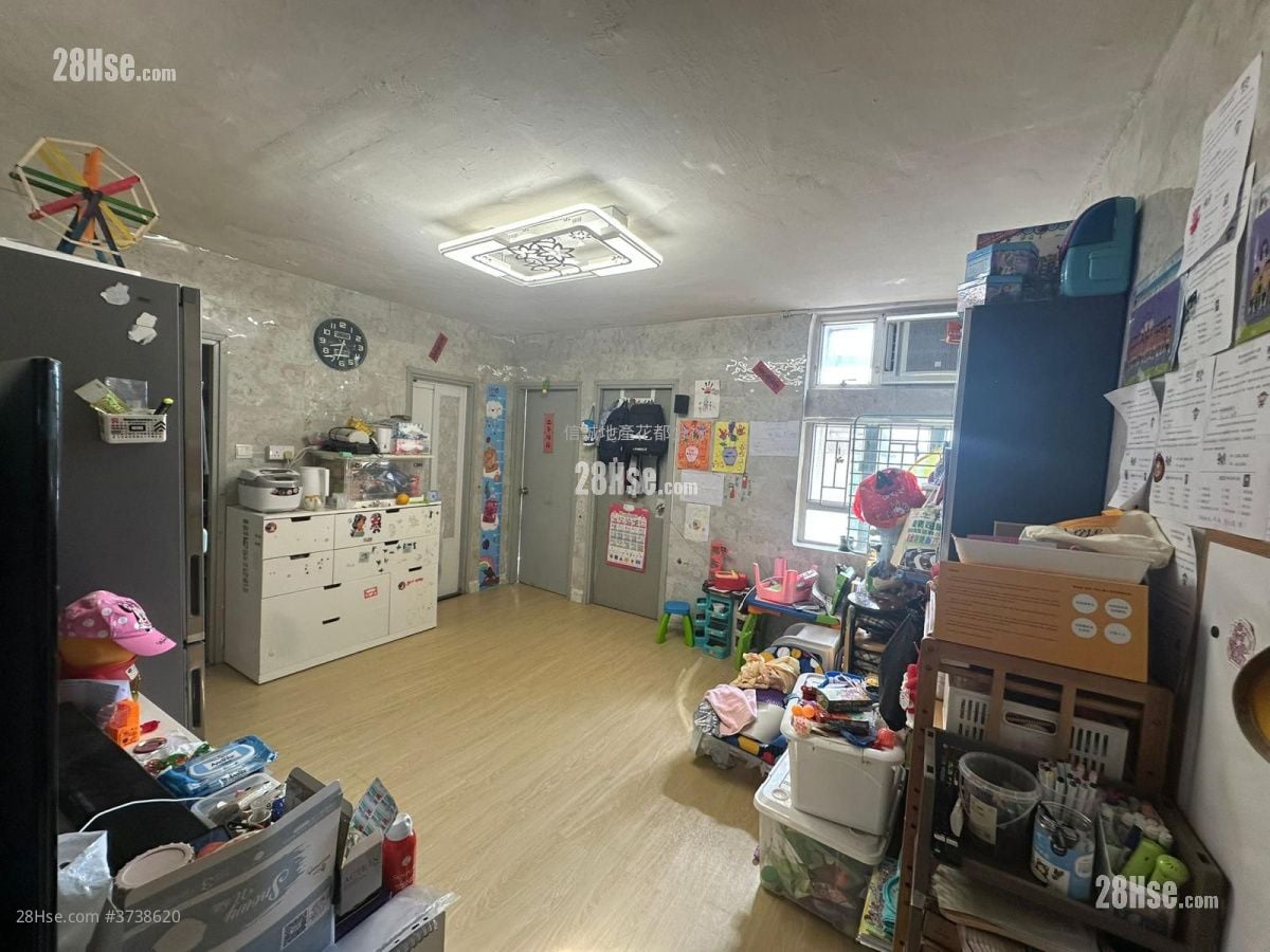 Tsui Lai Garden Sell 2 Bedrooms , 1 Bathroom 427 ft²