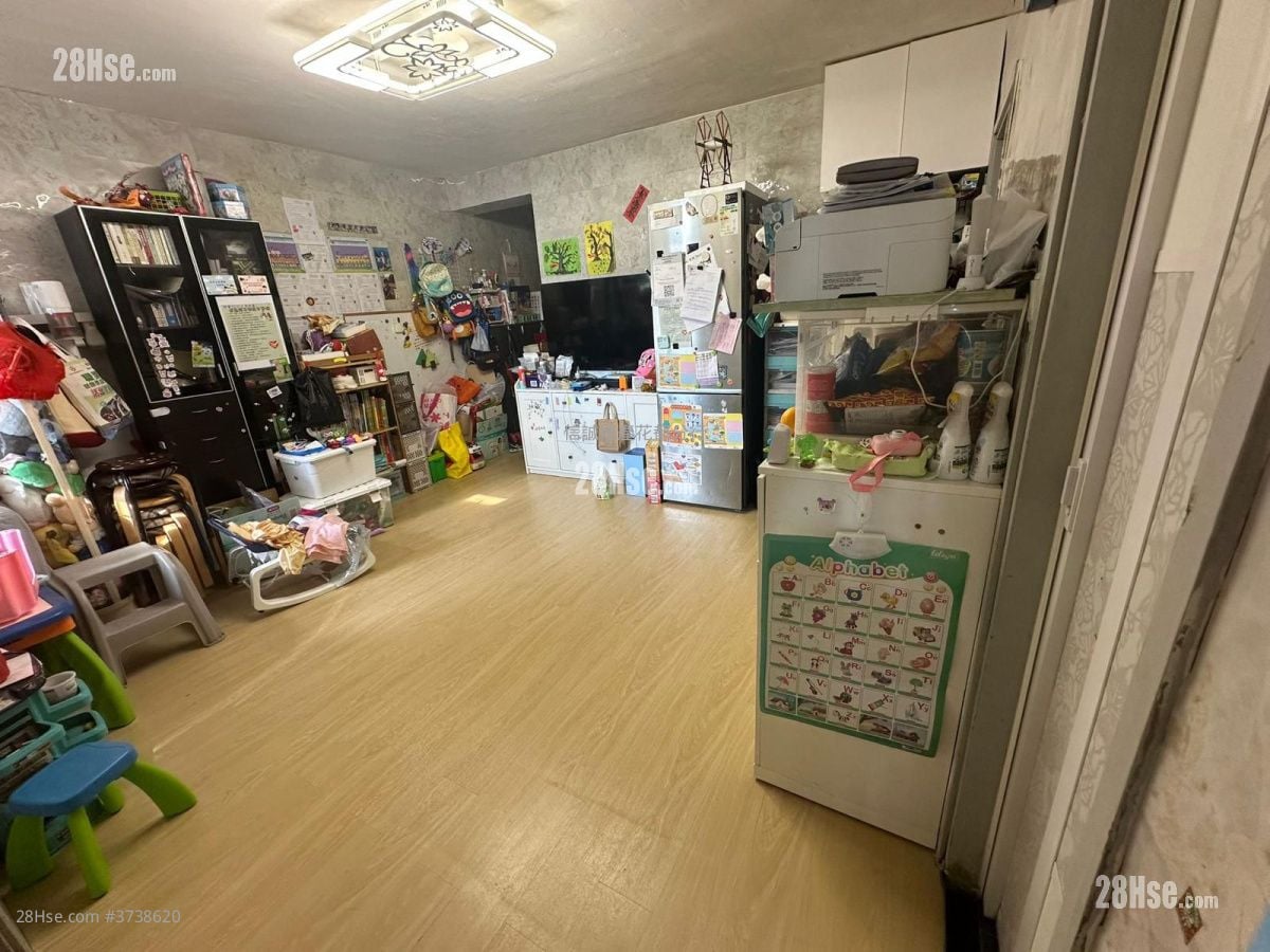 Tsui Lai Garden Sell 2 Bedrooms , 1 Bathroom 427 ft²