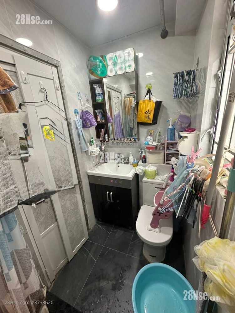 Tsui Lai Garden Sell 2 Bedrooms , 1 Bathroom 427 ft²