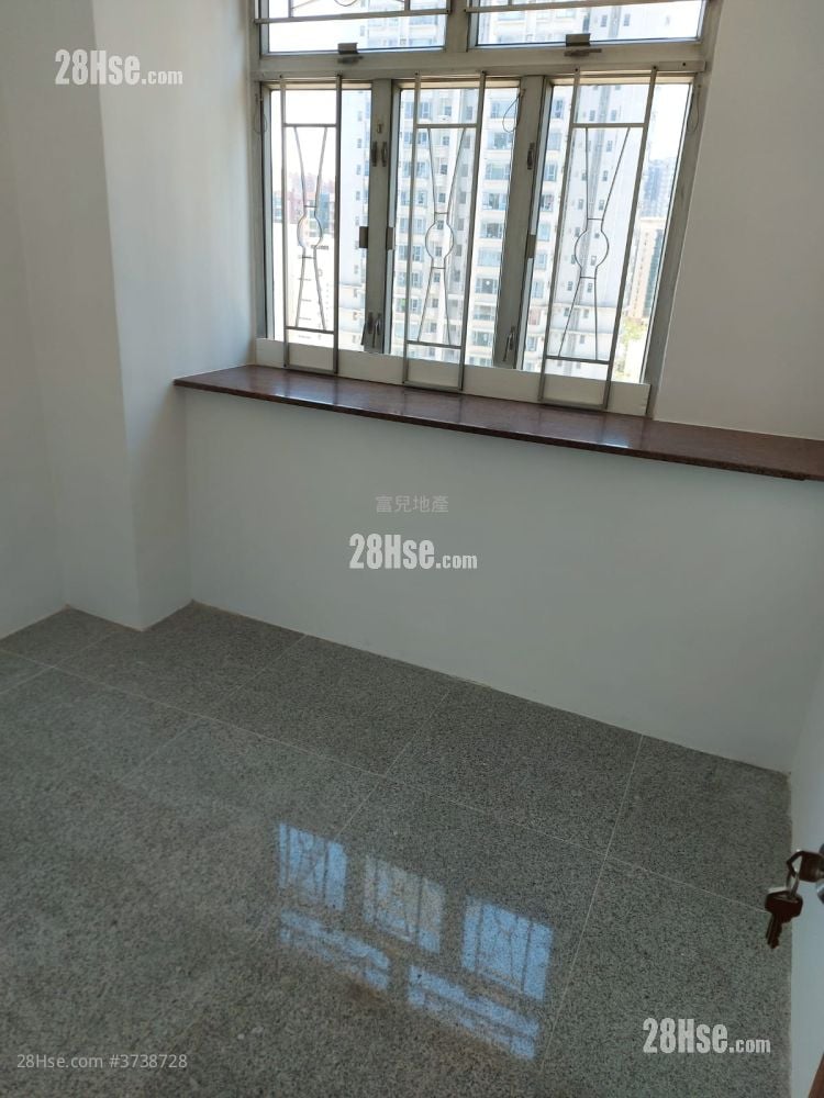 Fung Cheung Building Sell 2 Bedrooms 333 ft²