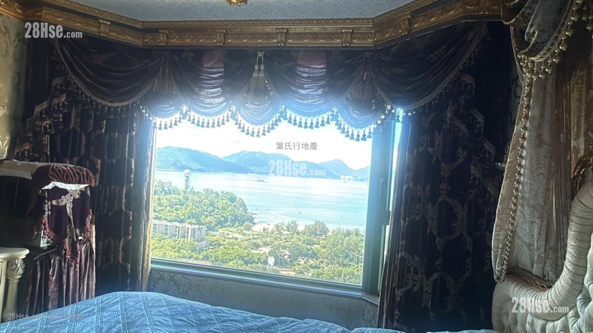 Palatial Coast Sell 3 Bedrooms , 2 Bathrooms 1,187 ft²