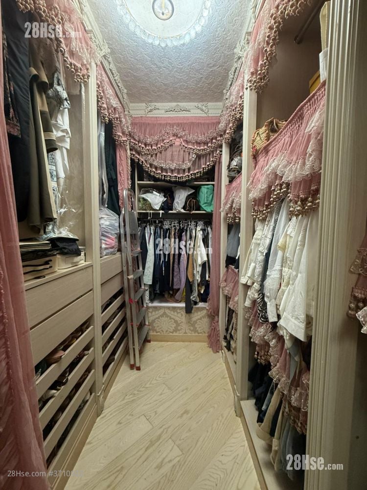 Palatial Coast Sell 3 Bedrooms , 2 Bathrooms 1,187 ft²