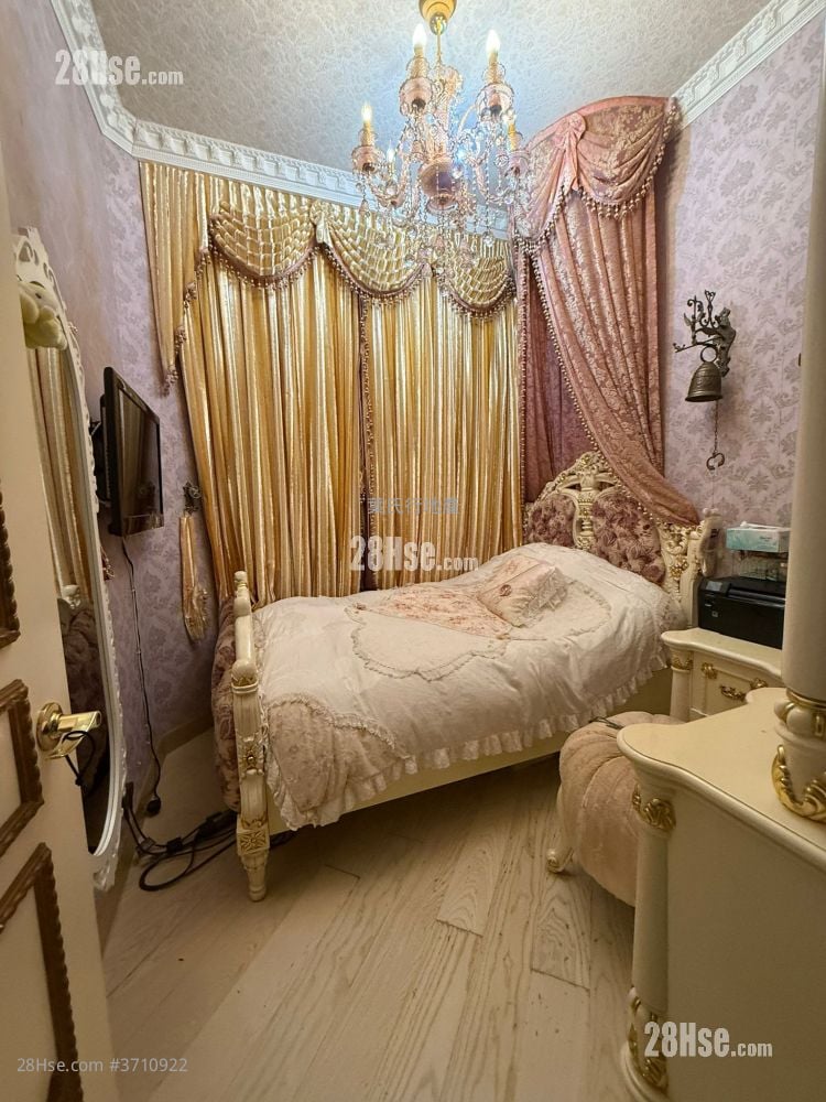 Palatial Coast Sell 3 Bedrooms , 2 Bathrooms 1,187 ft²