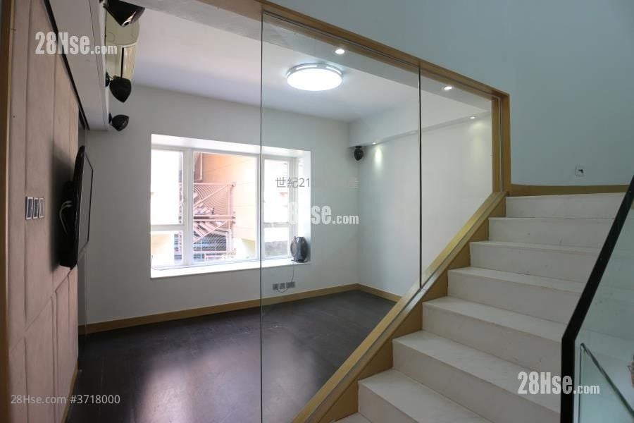 比华利山别墅 售盘 5+ 房 , 2 浴室 2,047 平方尺