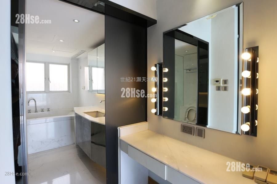 比华利山别墅 售盘 5+ 房 , 2 浴室 2,047 平方尺