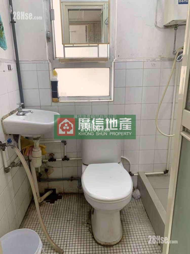 好世界洋樓 租盤 3 房 , 1 浴室 376 平方呎