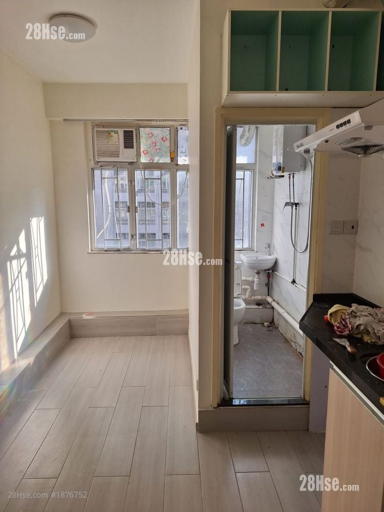 万荣大厦 租盘 130 平方尺