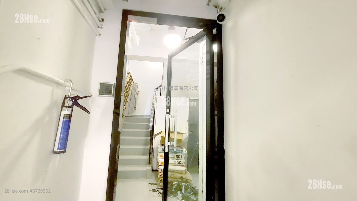 大廈入口: 永樂街113-115號 租盤 開放式間隔 , 1 浴室 210 平方呎