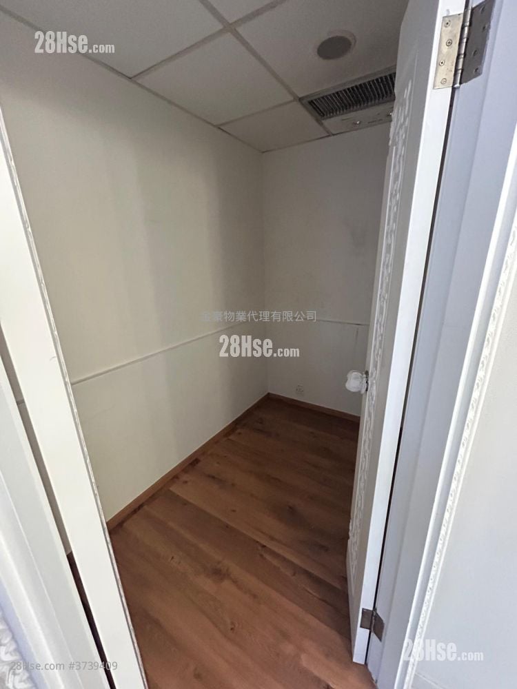 Chung Wai Commercial Building Rental 5+ Bedrooms , 2 Toilets