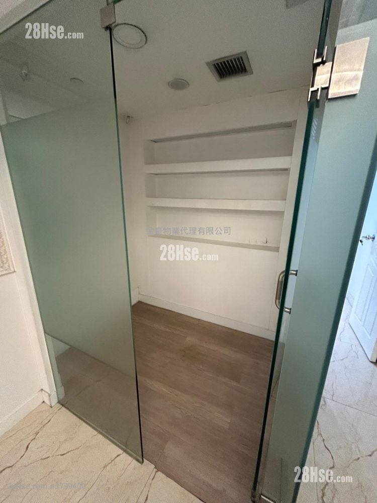 Chung Wai Commercial Building Rental 5+ Bedrooms , 2 Toilets