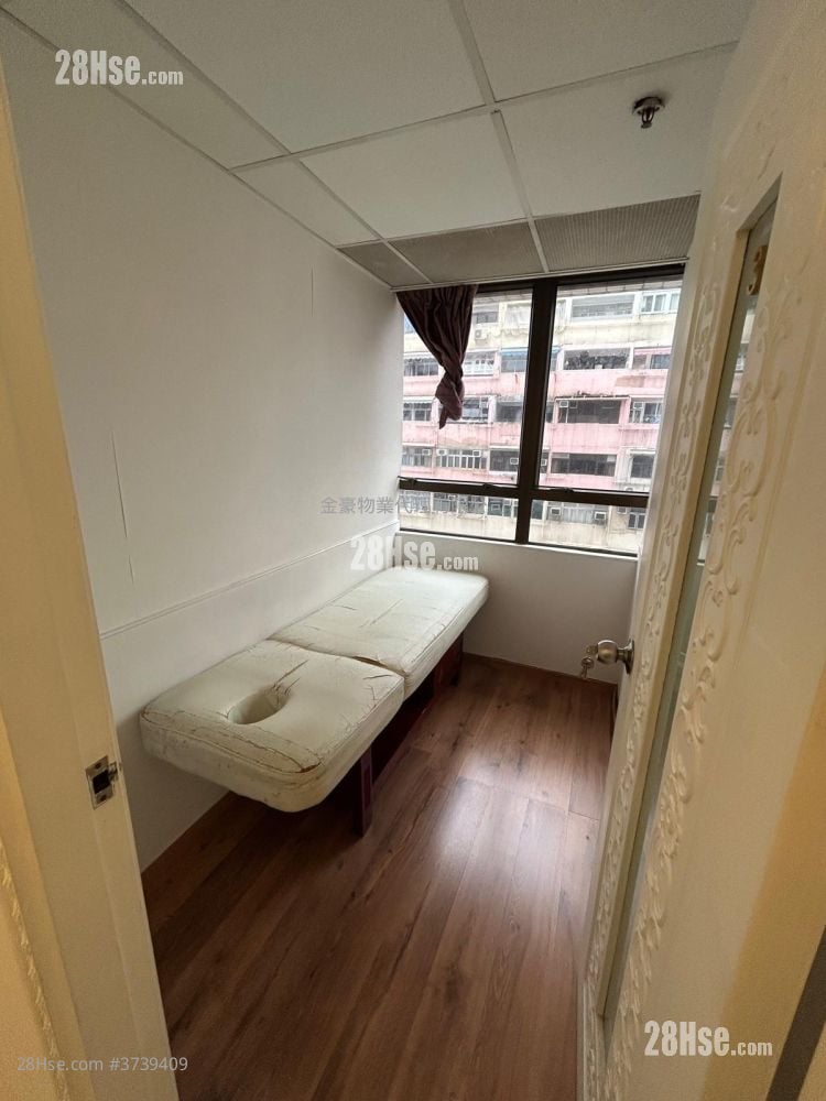 Chung Wai Commercial Building Rental 5+ Bedrooms , 2 Toilets