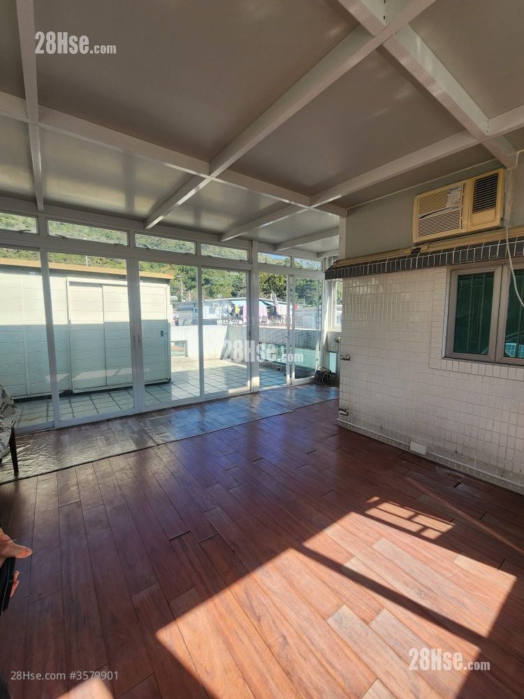 South Hill Villa Sell 3 Bedrooms , 2 Bathrooms