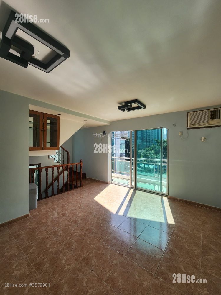 South Hill Villa Sell 3 Bedrooms , 2 Bathrooms