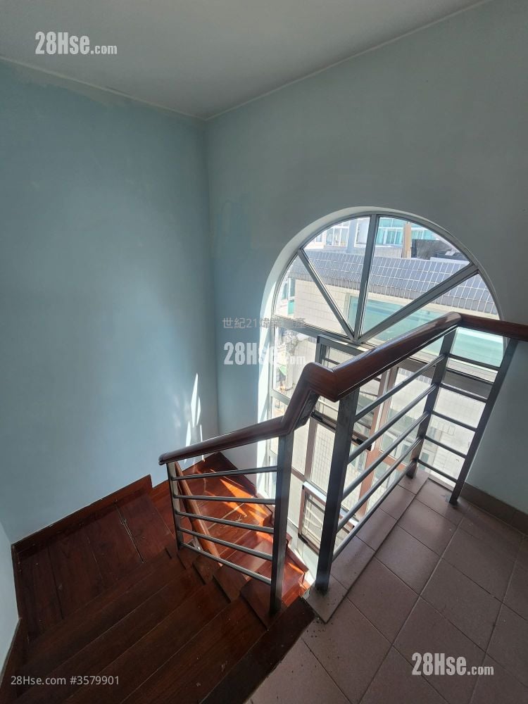 South Hill Villa Sell 3 Bedrooms , 2 Bathrooms