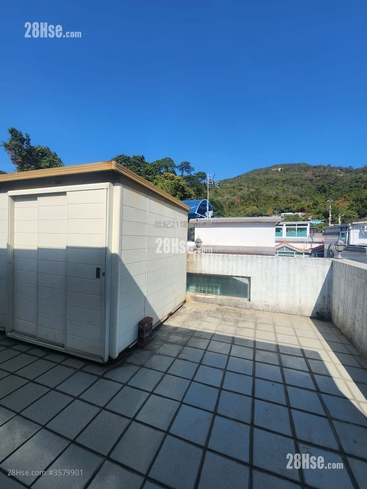 South Hill Villa Sell 3 Bedrooms , 2 Bathrooms