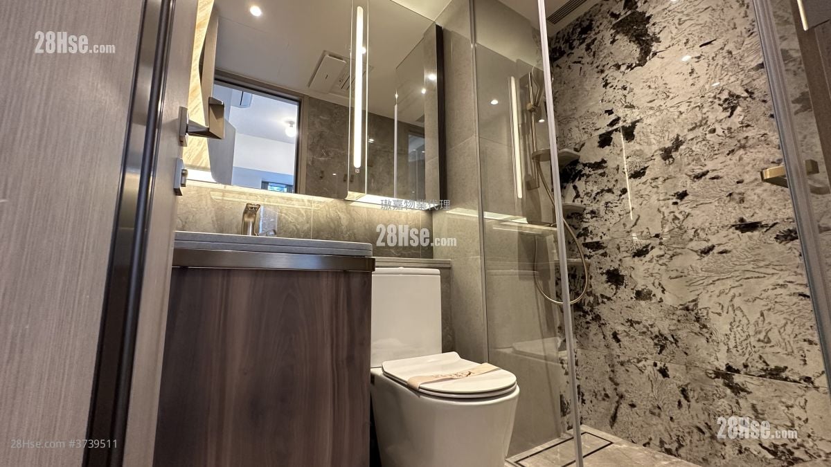 bathroom: Kt Marina Rental 1 Bedroom , 1 Bathroom 305 ft²