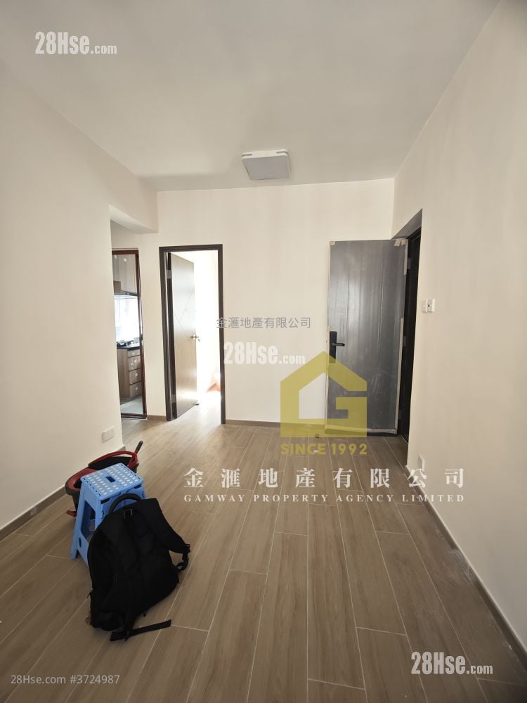 Hong Keung Mansion Sell 3 Bedrooms , 1 Bathroom 506 ft²