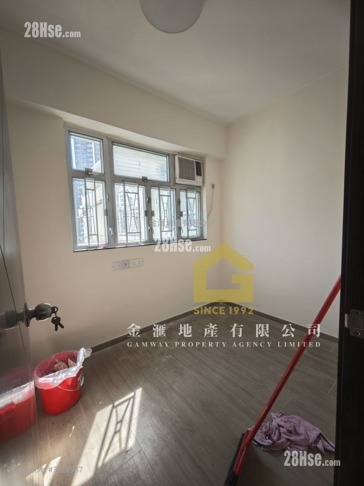 Hong Keung Mansion Sell 3 Bedrooms , 1 Bathroom 506 ft²