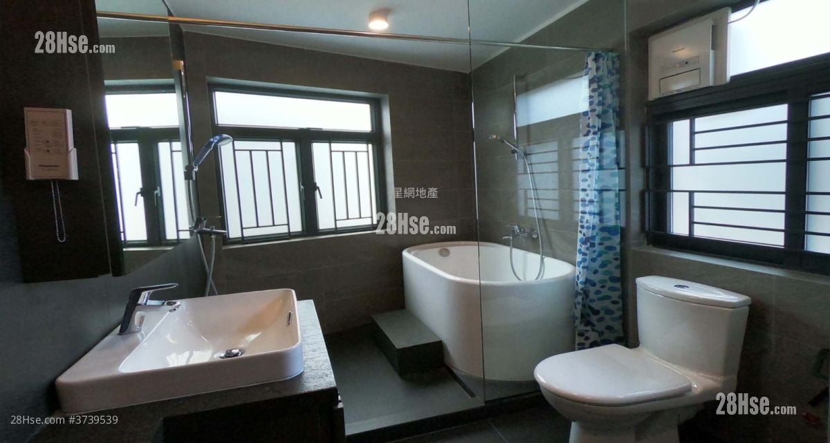 村屋 售盘 4 房 , 5+ 浴室 1,890 平方尺