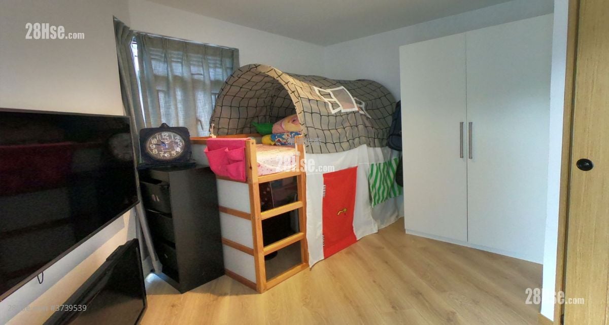 村屋 售盘 4 房 , 5+ 浴室 1,890 平方尺