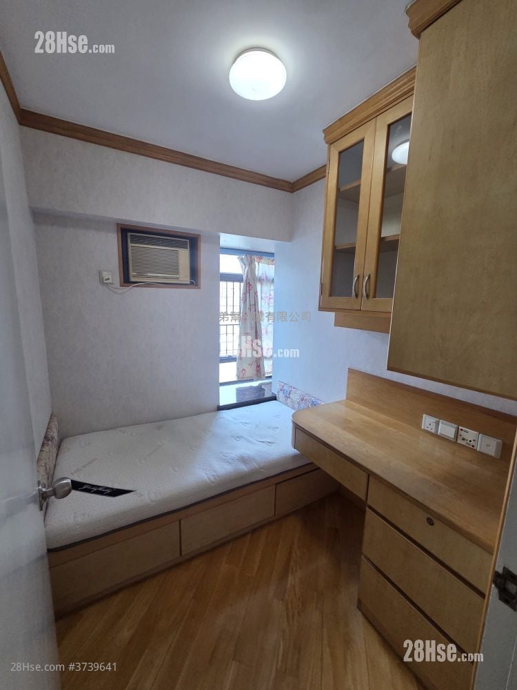 Lagoon Court Rental 3 Bedrooms , 1 Bathroom 598 ft²