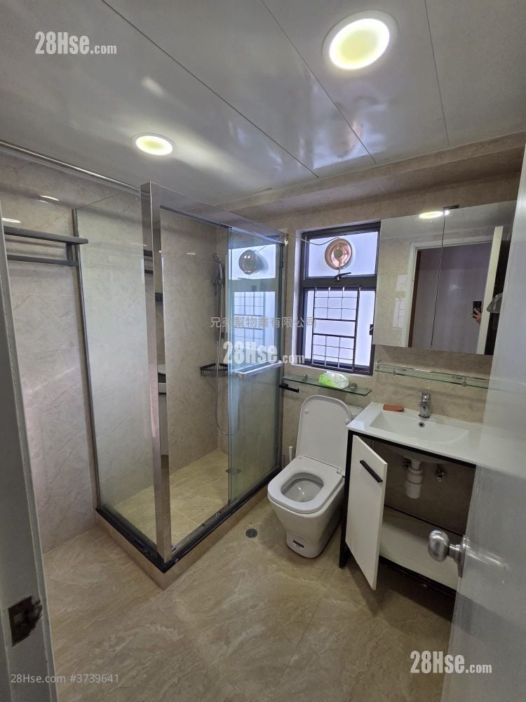 Lagoon Court Rental 3 Bedrooms , 1 Bathroom 598 ft²