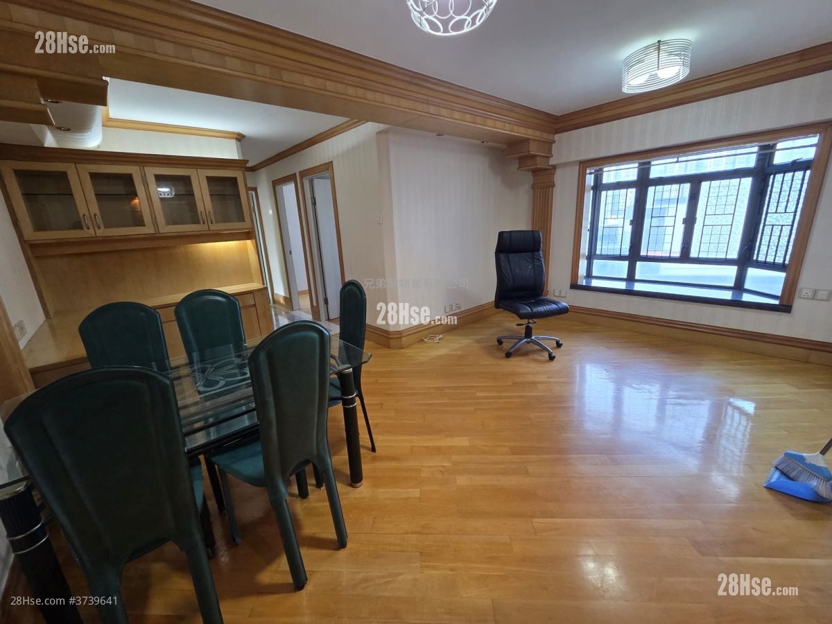 Lagoon Court Rental 3 Bedrooms , 1 Bathroom 598 ft²