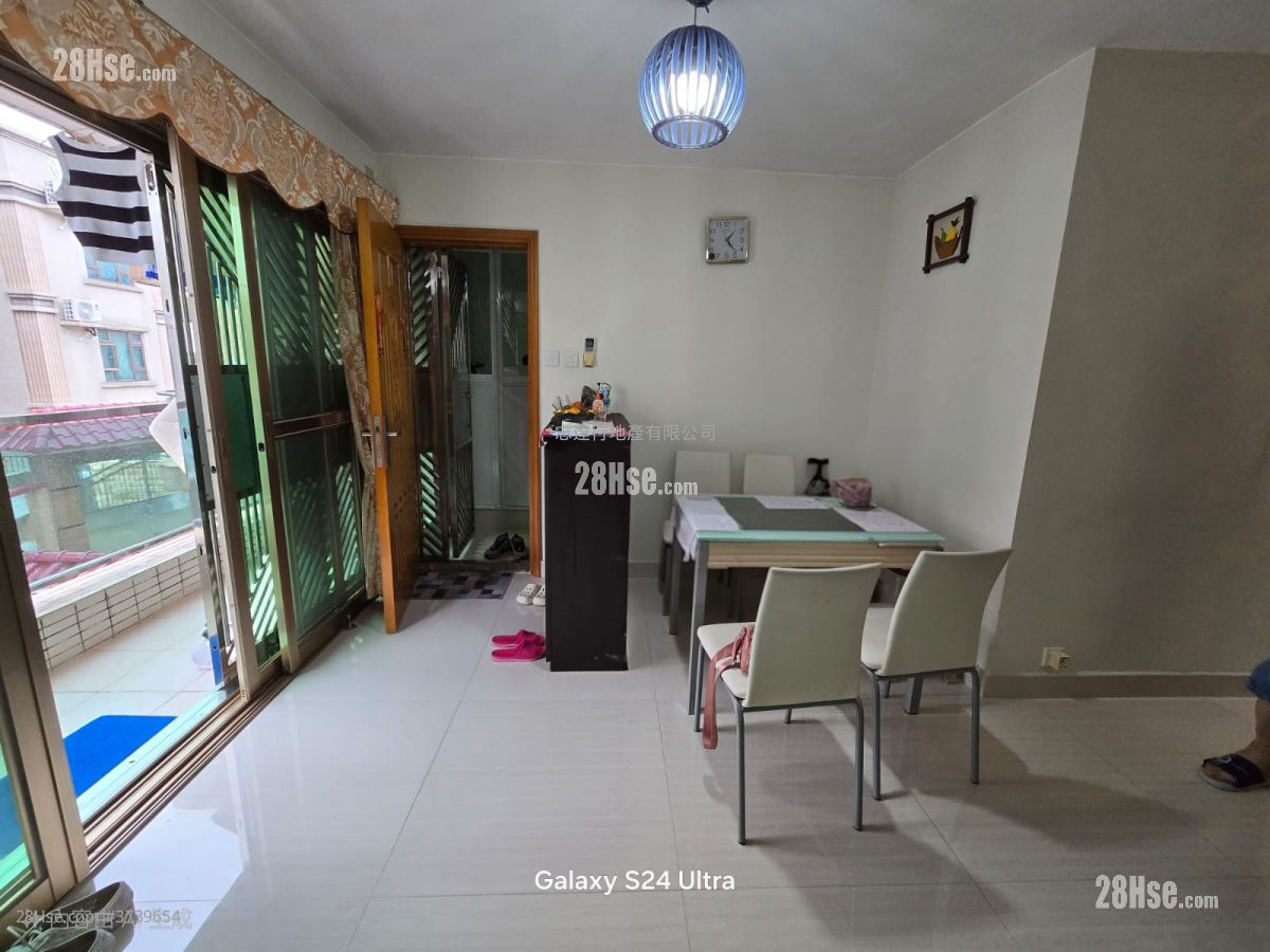 村屋 售盤 3 房 , 1 浴室 700 平方呎